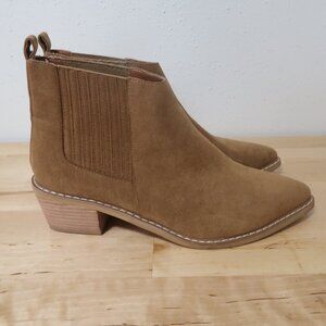MIIM Tan Chelsea Ankle Boots Block Heel Pointed Toe Size 9